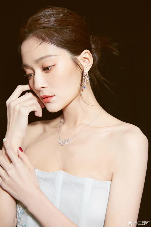 Từ Dương Mịch, Tôn Lệ đến Lưu Đào: Tuổi tác và sinh con ảnh hưởng đến sự nghiệp của sao hạng A thế nào? Từ Dương Mịch, Tôn Lệ đến Lưu Đào: Tuổi tác và sinh con ảnh hưởng đến sự nghiệp của sao hạng A thế nào?