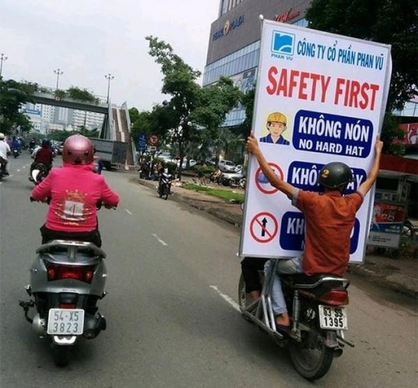 Những cách ngớ ngẩn mà đàn ông dùng để 'giải cứu' thế giới Những cách ngớ ngẩn mà đàn ông dùng để 'giải cứu' thế giới