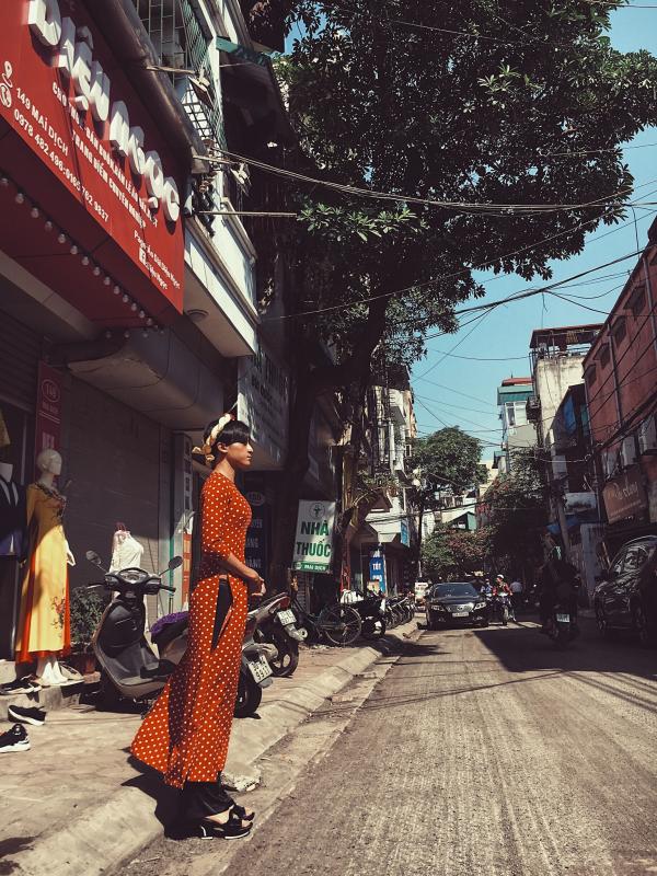 Nhóm bạn 'soái ca' diện áo dài chụp ảnh kỷ yếu khiến cư dân mạng trầm trồ Nhóm bạn 'soái ca' diện áo dài chụp ảnh kỷ yếu khiến cư dân mạng trầm trồ