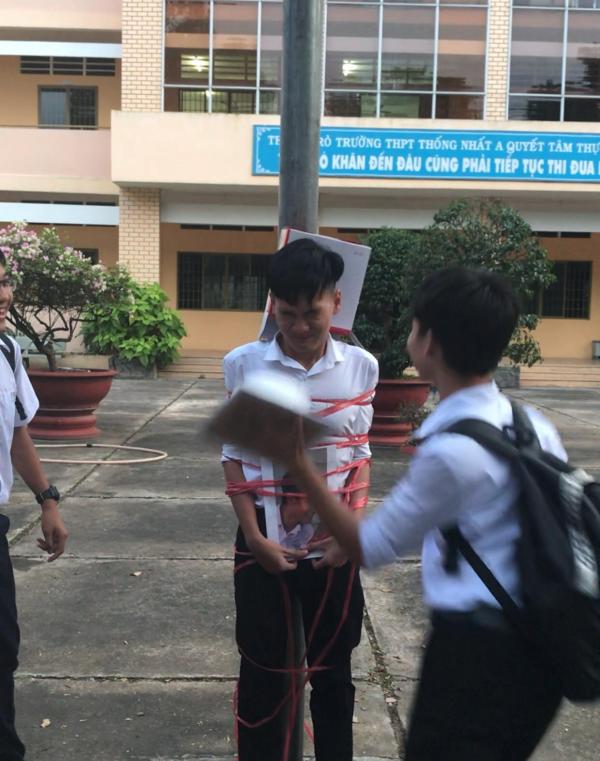 Xem cách tổ chức sinh nhật 'có tâm' của trường người ta, bạn nên giấu nhẹm ngày sinh đi còn kịp Xem cách tổ chức sinh nhật 'có tâm' của trường người ta, bạn nên giấu nhẹm ngày sinh đi còn kịp