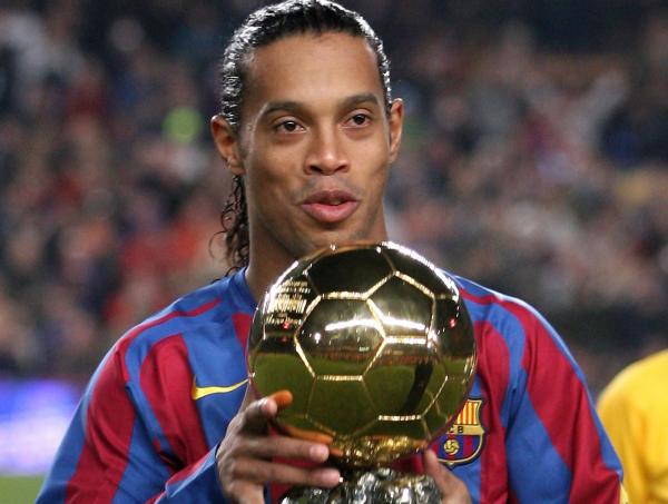 Huyền thoại bóng đá Ronaldinho vỡ nợ, tài khoản ngân hàng chỉ còn vỏn vẹn 160 nghìn VNĐ Huyền thoại bóng đá Ronaldinho vỡ nợ, tài khoản ngân hàng chỉ còn vỏn vẹn 160 nghìn VNĐ