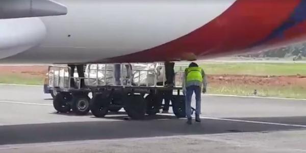 Hành khách thà hủy vé chứ nhất định không chịu ngồi trên máy bay sực nức mùi... sầu riêng Hành khách thà hủy vé chứ nhất định không chịu ngồi trên máy bay sực nức mùi... sầu riêng