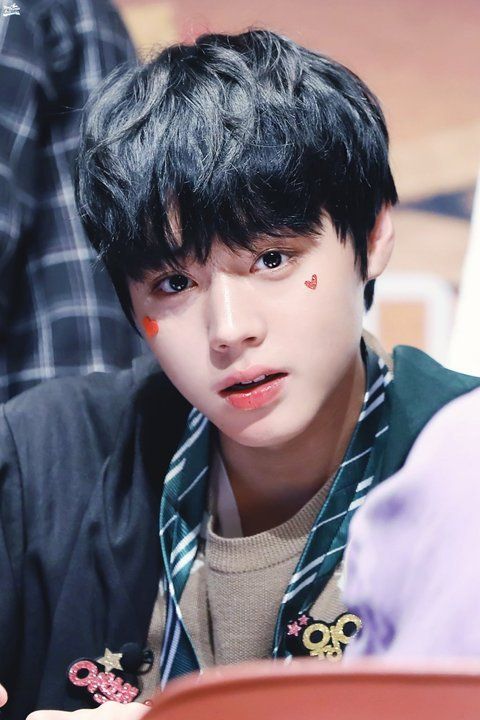 Wanna One sau khi tan rã: Người nhận trăm ngàn lời săn đón, kẻ chỉ có duy nhất một con đường để đi Wanna One sau khi tan rã: Người nhận trăm ngàn lời săn đón, kẻ chỉ có duy nhất một con đường để đi