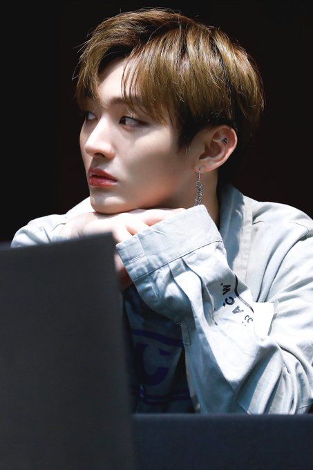 Wanna One sau khi tan rã: Người nhận trăm ngàn lời săn đón, kẻ chỉ có duy nhất một con đường để đi Wanna One sau khi tan rã: Người nhận trăm ngàn lời săn đón, kẻ chỉ có duy nhất một con đường để đi