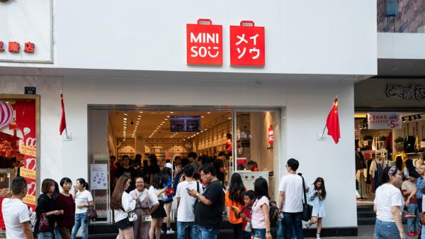 Miniso, Mumuso - Những thương hiệu 'copycat' từ bậc thầy Trung Quốc Miniso, Mumuso - Những thương hiệu 'copycat' từ bậc thầy Trung Quốc