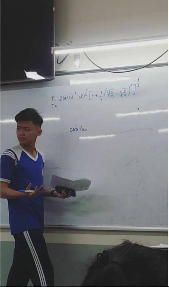 'Chết cười' với sự sáng tạo không ngừng của học sinh ngày nay khi điểm danh sĩ số lớp lên bảng 'Chết cười' với sự sáng tạo không ngừng của học sinh ngày nay khi điểm danh sĩ số lớp lên bảng