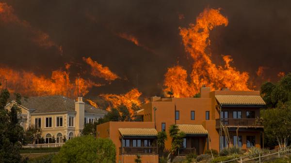 Nhiều sao Hollywood mất nhà cửa khi đám cháy rừng lan đến khu căn hộ siêu sang Malibu Nhiều sao Hollywood mất nhà cửa khi đám cháy rừng lan đến khu căn hộ siêu sang Malibu