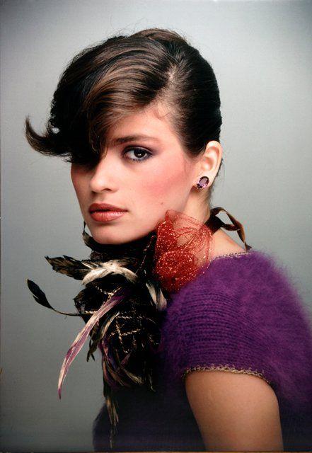 Gia Carangi: Tuổi xuân huy hoàng và đau thương của người mẫu đầu tiên qua đời vì AIDS Gia Carangi: Tuổi xuân huy hoàng và đau thương của người mẫu đầu tiên qua đời vì AIDS