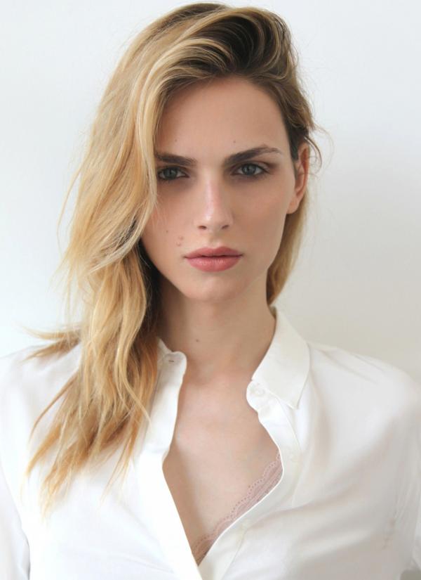 Victoria's Secret tiết lộ lý do tại sao không tuyển người mẫu ngoại cỡ hay chuyển giới Victoria's Secret tiết lộ lý do tại sao không tuyển người mẫu ngoại cỡ hay chuyển giới