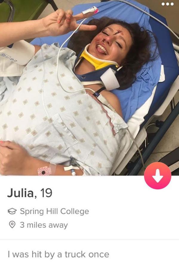 20 màn giới thiệu 'cười ra nước mắt' trên Tinder của các thanh niên tìm kiếm tình yêu trong vô vọng 20 màn giới thiệu 'cười ra nước mắt' trên Tinder của các thanh niên tìm kiếm tình yêu trong vô vọng