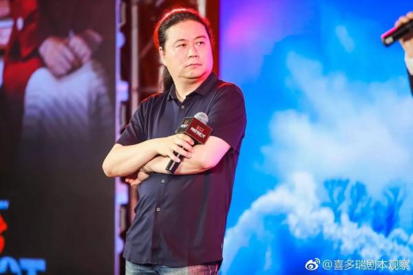 Biên kịch kỳ cựu Uông Hải Lâm: 'Địch Lệ Nhiệt Ba thèm khát sự nổi tiếng và ham giải thưởng ảo' Biên kịch kỳ cựu Uông Hải Lâm: 'Địch Lệ Nhiệt Ba thèm khát sự nổi tiếng và ham giải thưởng ảo'