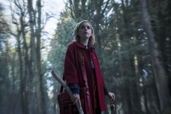 So sánh những điểm khác biệt giữa Học viện phép thuật trong 'Sabrina' và trường Hogwarts (P1) So sánh những điểm khác biệt giữa Học viện phép thuật trong 'Sabrina' và trường Hogwarts (P1)