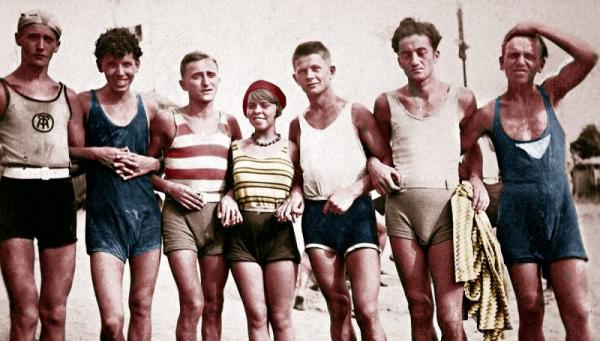Ngắm thời trang đồ tắm điệu đà và đậm chất vintage của các 'liền anh, liền chị' quý tộc đầu thế kỷ 20 Ngắm thời trang đồ tắm điệu đà và đậm chất vintage của các 'liền anh, liền chị' quý tộc đầu thế kỷ 20