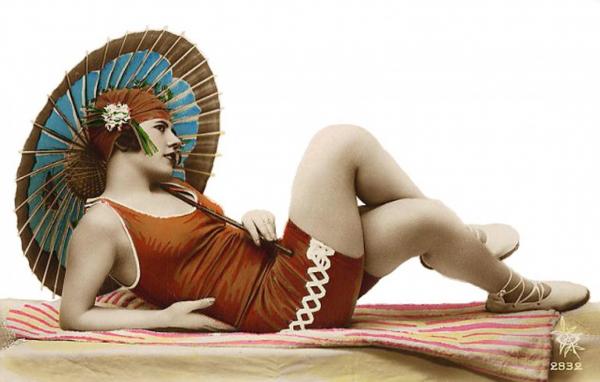 Ngắm thời trang đồ tắm điệu đà và đậm chất vintage của các 'liền anh, liền chị' quý tộc đầu thế kỷ 20 Ngắm thời trang đồ tắm điệu đà và đậm chất vintage của các 'liền anh, liền chị' quý tộc đầu thế kỷ 20