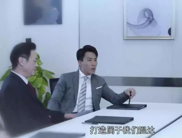 Lưu Khải Uy làm cameo trong phim của Triệu Lệ Dĩnh: Chưa xuất hiện đã chết ngay trong tập 1 Lưu Khải Uy làm cameo trong phim của Triệu Lệ Dĩnh: Chưa xuất hiện đã chết ngay trong tập 1