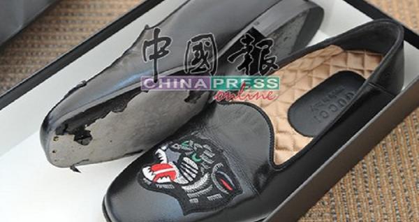 Đôi giày Gucci mới mua hơn 20 triệu đồng tàn tạ chỉ sau khi mang... 3 tiếng Đôi giày Gucci mới mua hơn 20 triệu đồng tàn tạ chỉ sau khi mang... 3 tiếng
