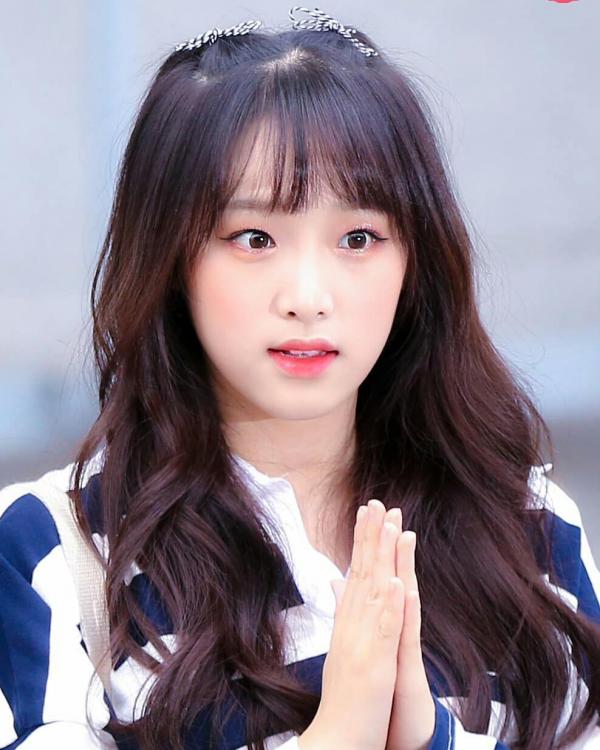 Yena của IZ*ONE: Từng bị ung thư máu, bố mẹ phải bán kimbap bên lề đường để trả viện phí Yena của IZ*ONE: Từng bị ung thư máu, bố mẹ phải bán kimbap bên lề đường để trả viện phí