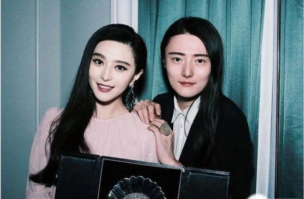 Phiên bản nam của Dương Mịch, Châu Đông Vũ và Triệu Lệ Dĩnh: Tưởng không giống mà giống không tưởng Phiên bản nam của Dương Mịch, Châu Đông Vũ và Triệu Lệ Dĩnh: Tưởng không giống mà giống không tưởng