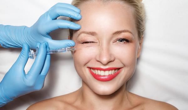 Tiêm Botox: Phương pháp dùng chất kịch độc để làm đẹp mà chị em vẫn bỏ tiền triệu để theo đuổi Tiêm Botox: Phương pháp dùng chất kịch độc để làm đẹp mà chị em vẫn bỏ tiền triệu để theo đuổi
