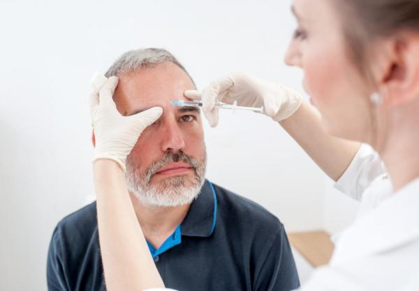 Tiêm Botox: Phương pháp dùng chất kịch độc để làm đẹp mà chị em vẫn bỏ tiền triệu để theo đuổi Tiêm Botox: Phương pháp dùng chất kịch độc để làm đẹp mà chị em vẫn bỏ tiền triệu để theo đuổi