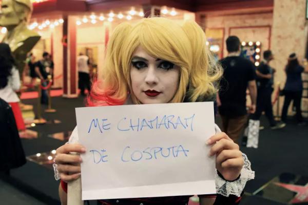 Nữ cosplayer đã phải gánh chịu những lời lẽ xúc phạm giới tính như thế nào? Nữ cosplayer đã phải gánh chịu những lời lẽ xúc phạm giới tính như thế nào?