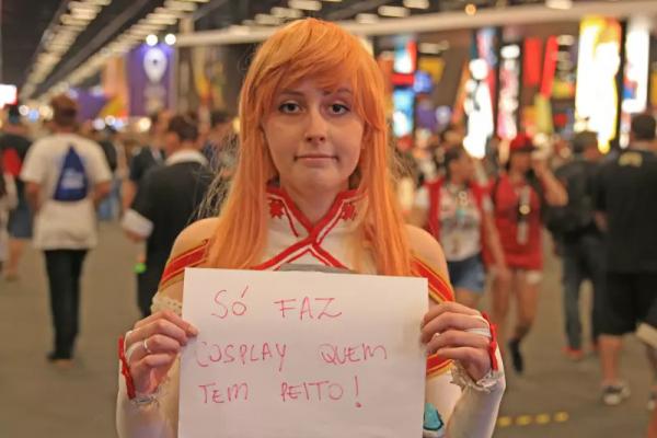 Nữ cosplayer đã phải gánh chịu những lời lẽ xúc phạm giới tính như thế nào? Nữ cosplayer đã phải gánh chịu những lời lẽ xúc phạm giới tính như thế nào?