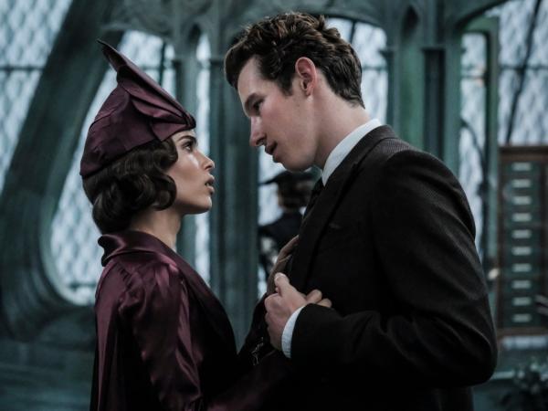 20 câu hỏi làm người xem bối rối trong 'Fantastic Beasts: The Crimes of Grindelwald' 20 câu hỏi làm người xem bối rối trong 'Fantastic Beasts: The Crimes of Grindelwald'