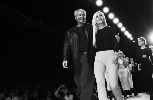 Có một thế giới thần tiên bên trong biệt thự xa hoa triệu đô của 'Hoàng đế thời trang Ý' Gianni Versace Có một thế giới thần tiên bên trong biệt thự xa hoa triệu đô của 'Hoàng đế thời trang Ý' Gianni Versace