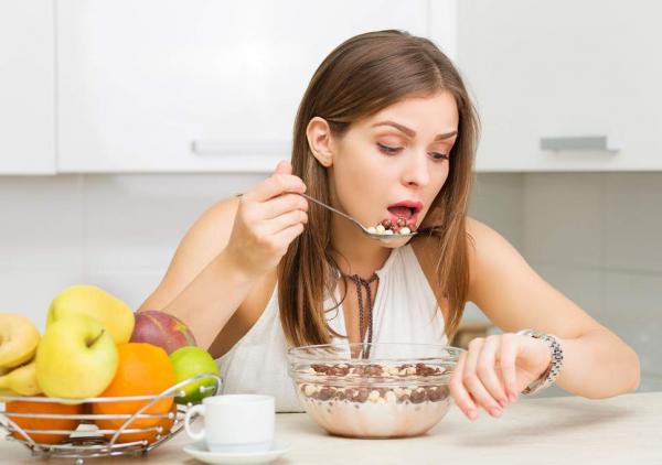 Vì sao ăn nhanh là con đường ngắn nhất dẫn đến tăng cân thừa mỡ? Vì sao ăn nhanh là con đường ngắn nhất dẫn đến tăng cân thừa mỡ?