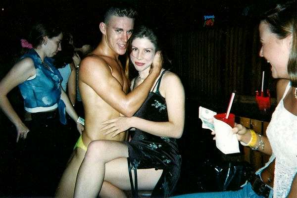 Hình ảnh thác loạn hiếm có của tài tử Hollywood Channing Tatum thời còn là vũ công thoát y Hình ảnh thác loạn hiếm có của tài tử Hollywood Channing Tatum thời còn là vũ công thoát y