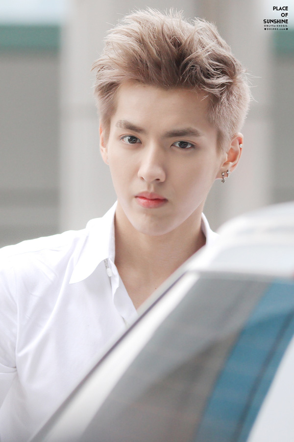 Luhan lần đầu nói lý do rời bỏ EXO trở về Trung Quốc: 'Tôi thấy mình phải sải cánh bay tới nơi rộng lớn hơn' Luhan lần đầu nói lý do rời bỏ EXO trở về Trung Quốc: 'Tôi thấy mình phải sải cánh bay tới nơi rộng lớn hơn'