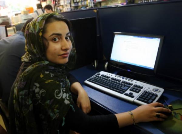 20 sự thật thú vị về nước Iran: Tặng quà phải từ chối 3 lần mới được nhận, Internet bị chính phủ kiểm soát 20 sự thật thú vị về nước Iran: Tặng quà phải từ chối 3 lần mới được nhận, Internet bị chính phủ kiểm soát