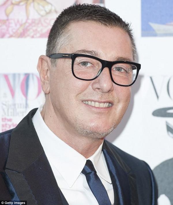 Những lần phát ngôn gây tranh cãi của Stefano Gabbana - Người 'đào hố chôn' đế chế Dolce & Gabbana tại Trung Quốc Những lần phát ngôn gây tranh cãi của Stefano Gabbana - Người 'đào hố chôn' đế chế Dolce & Gabbana tại Trung Quốc