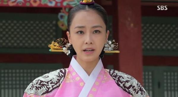 Cuộc đời nhiều thăng trầm của người phụ nữ khét tiếng nhất lịch sử Hàn Quốc Cuộc đời nhiều thăng trầm của người phụ nữ khét tiếng nhất lịch sử Hàn Quốc