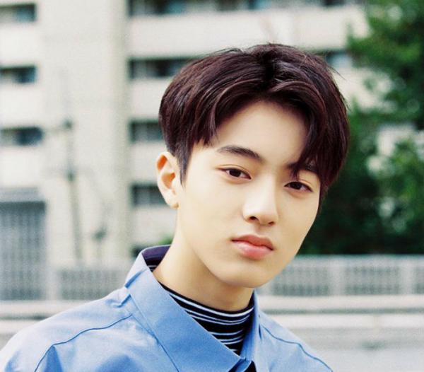 Mẹ một trainee trong YG Treasure Box òa khóc ngay khi gặp Seungri, lý do ai cũng phải bất ngờ Mẹ một trainee trong YG Treasure Box òa khóc ngay khi gặp Seungri, lý do ai cũng phải bất ngờ