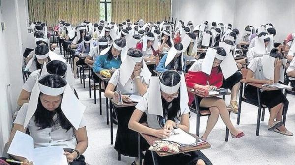 Hội những thầy cô 'lắm muối' khiến học sinh cười ngả nghiêng Hội những thầy cô 'lắm muối' khiến học sinh cười ngả nghiêng