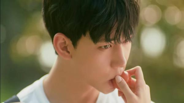Những cảnh xem thôi cũng 'đỏ con mắt' trong MV gắn mác 16+ của Chi Pu và bạn trai Những cảnh xem thôi cũng 'đỏ con mắt' trong MV gắn mác 16+ của Chi Pu và bạn trai
