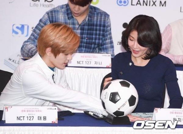 NCT cúi chào cô lao công SM và những câu chuyện nhỏ cảm động về nhân cách vàng của nhóm NCT cúi chào cô lao công SM và những câu chuyện nhỏ cảm động về nhân cách vàng của nhóm