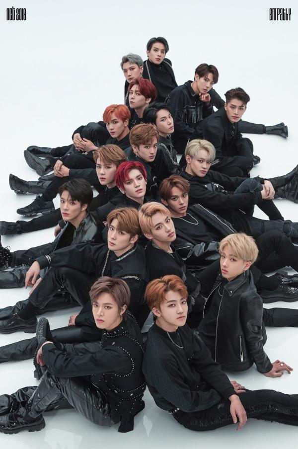 NCT cúi chào cô lao công SM và những câu chuyện nhỏ cảm động về nhân cách vàng của nhóm NCT cúi chào cô lao công SM và những câu chuyện nhỏ cảm động về nhân cách vàng của nhóm