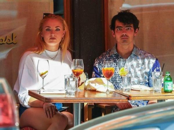 Cách sao Hollywood đối phó với paparazzi: Để rồi xem mèo nào cắn mỉu nào! Cách sao Hollywood đối phó với paparazzi: Để rồi xem mèo nào cắn mỉu nào!