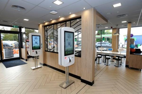 Màn hình cảm ứng trên máy bán hàng của McDonald's đầy... phân và vi khuẩn nguy hiểm Màn hình cảm ứng trên máy bán hàng của McDonald's đầy... phân và vi khuẩn nguy hiểm