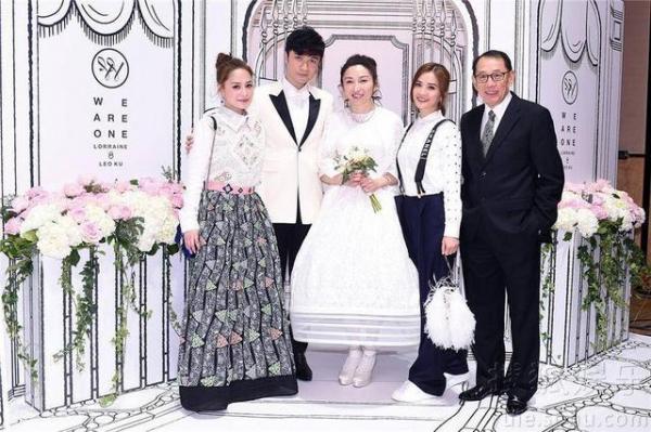 6 fangirl thành công cưới được thần tượng: Dùng cả thanh xuân theo đuổi để đổi một cái gật đầu 6 fangirl thành công cưới được thần tượng: Dùng cả thanh xuân theo đuổi để đổi một cái gật đầu