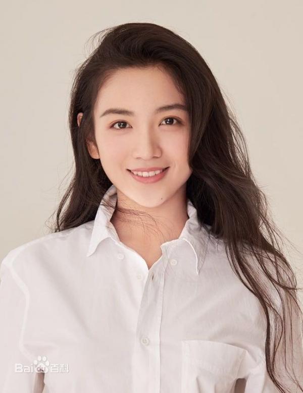 Khám phá profile của dàn trai xinh gái đẹp 9x trong 'Sống Không Dũng Cảm Uổng Phí Thanh Xuân' Khám phá profile của dàn trai xinh gái đẹp 9x trong 'Sống Không Dũng Cảm Uổng Phí Thanh Xuân'