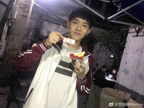 Khám phá profile của dàn trai xinh gái đẹp 9x trong 'Sống Không Dũng Cảm Uổng Phí Thanh Xuân' Khám phá profile của dàn trai xinh gái đẹp 9x trong 'Sống Không Dũng Cảm Uổng Phí Thanh Xuân'