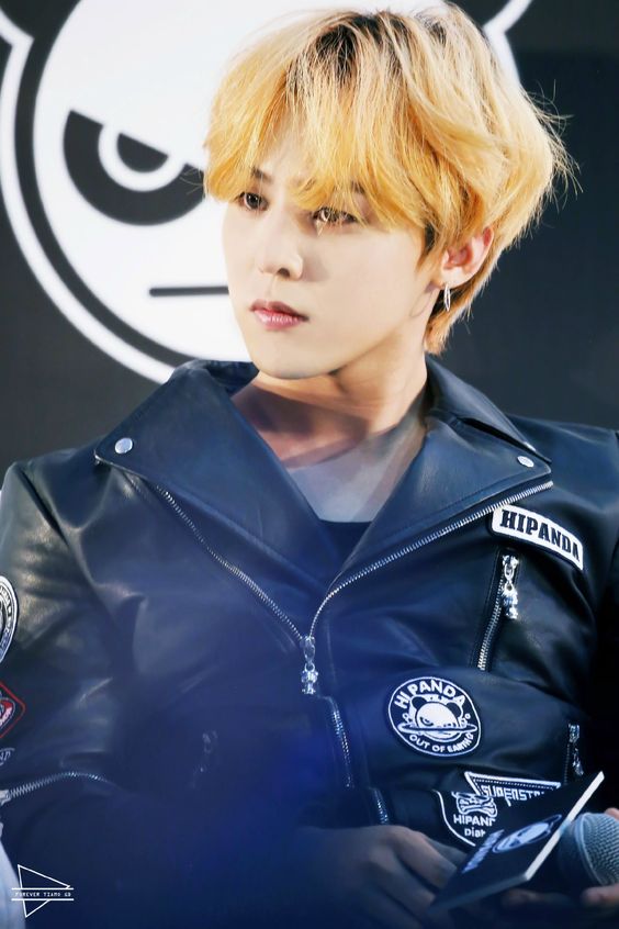 Cộng đồng gay xứ Hàn bình chọn 16 mỹ nam K-Pop có sức mạnh 'bẻ thẳng thành cong' Cộng đồng gay xứ Hàn bình chọn 16 mỹ nam K-Pop có sức mạnh 'bẻ thẳng thành cong'