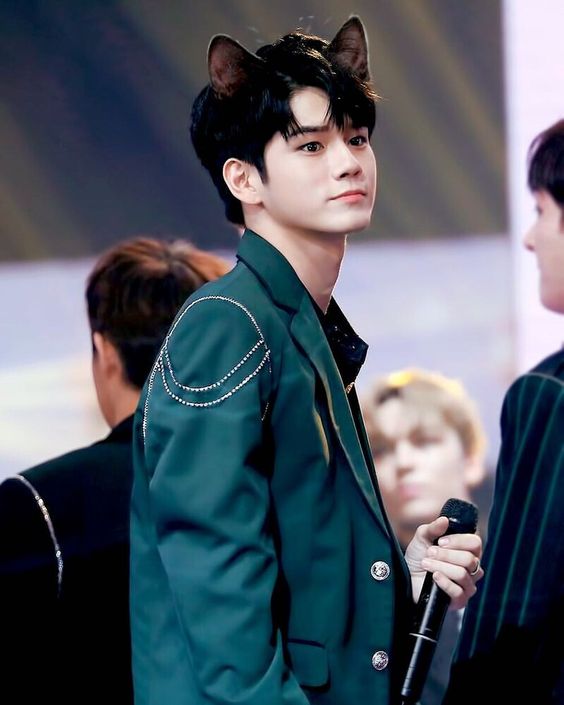 Cộng đồng gay xứ Hàn bình chọn 16 mỹ nam K-Pop có sức mạnh 'bẻ thẳng thành cong' Cộng đồng gay xứ Hàn bình chọn 16 mỹ nam K-Pop có sức mạnh 'bẻ thẳng thành cong'