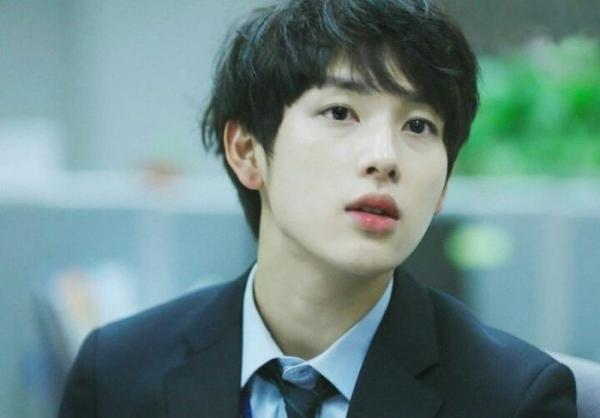 Cộng đồng gay xứ Hàn bình chọn 16 mỹ nam K-Pop có sức mạnh 'bẻ thẳng thành cong' Cộng đồng gay xứ Hàn bình chọn 16 mỹ nam K-Pop có sức mạnh 'bẻ thẳng thành cong'
