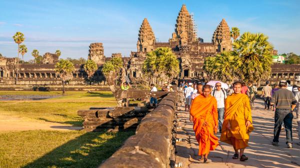 Chuyện chưa kể về gia cảnh khó khăn của cậu bé bán rong nói được 16 thứ tiếng Chuyện chưa kể về gia cảnh khó khăn của cậu bé bán rong nói được 16 thứ tiếng