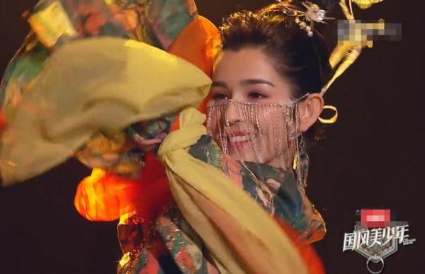 Cbiz xuất hiện 'thần tiên muội muội' đến từ Tân Cương, được khen đẹp hơn cả Nhiệt Ba và Na Trát Cbiz xuất hiện 'thần tiên muội muội' đến từ Tân Cương, được khen đẹp hơn cả Nhiệt Ba và Na Trát
