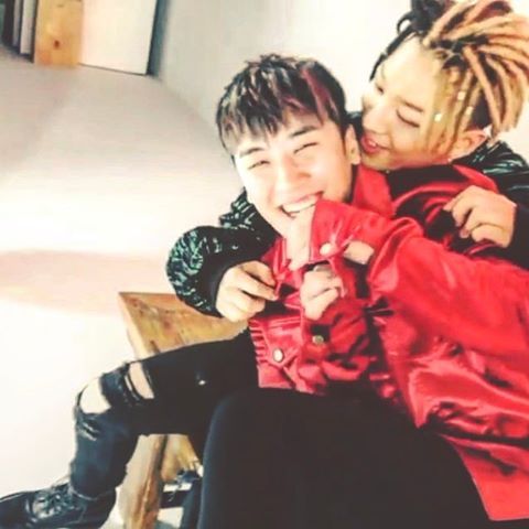 Loạt bằng chứng cho thấy Seung Ri từng bị các thành viên Big Bang 'bắt nạt' rất nhiều Loạt bằng chứng cho thấy Seung Ri từng bị các thành viên Big Bang 'bắt nạt' rất nhiều